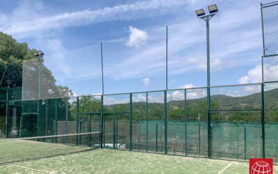 Renovación de la red de protección de una pista de pádel en el Club Tennis Castellar