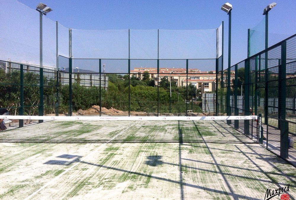 Construcción pista pádel cristal MX-150 en Tennis Club Badalona