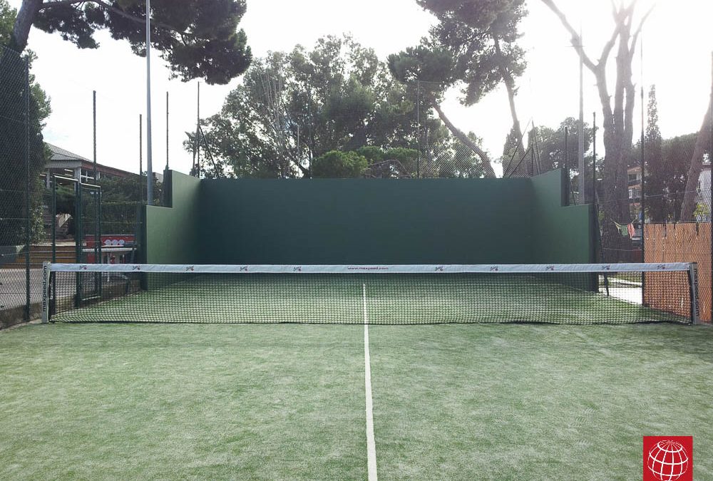 Renovación cesped artificial pista padel nº1 en el Club Tennis Andres Gimeno