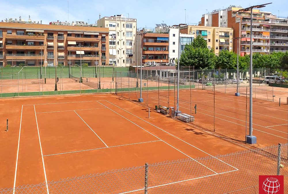 Renovación de dos pistas de tenis de tierra batida en el Club Natació Sant Andreu