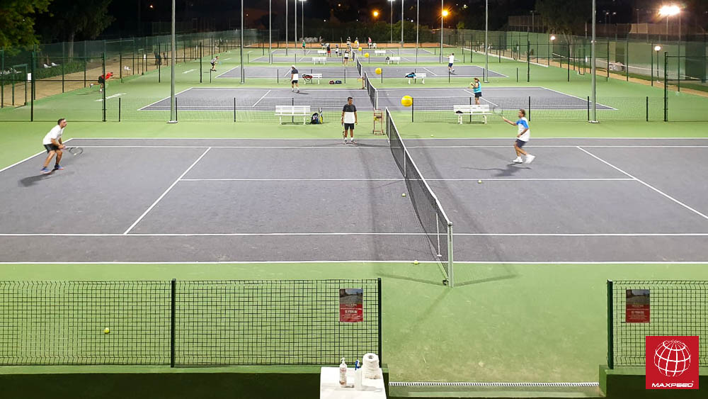 Iluminación LED Maxpeed by Enerluxe en las nuevas pistas de tenis del Club Nazaret