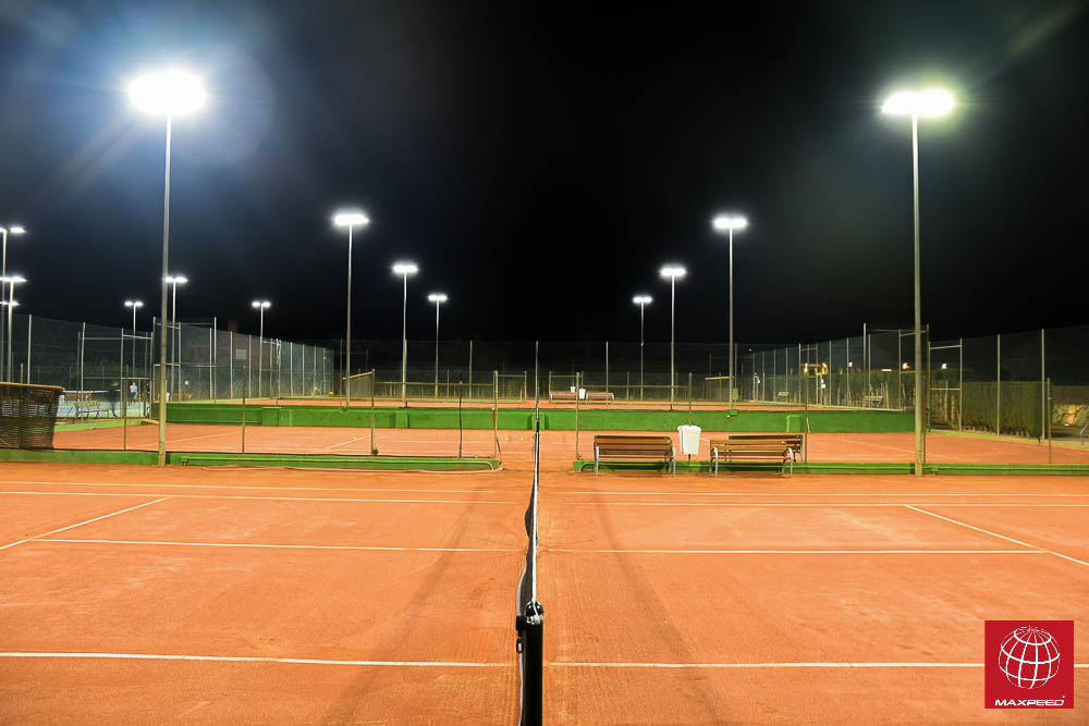 Instalación de Iluminación LED en todas las pistas de tenis de tierra batida del Club Tennis Costa Brava