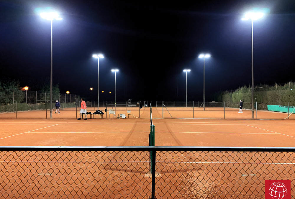 El Club Tennis Valls instala luces LED Maxpeed by Enerluxe