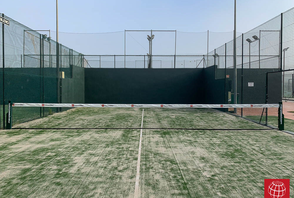 Cambio de césped en dos pistas de pádel del Club Tennis Llafranc