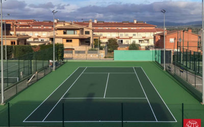 Resurfacing de una pista de tenis de resina en el CT Montblanc