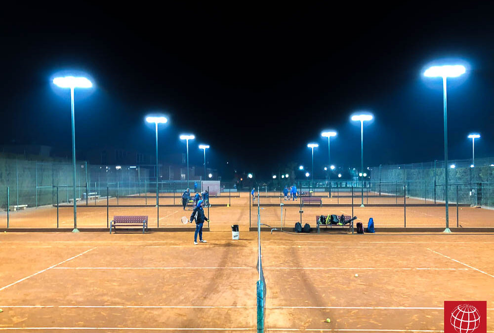 Nueva iluminación led en las pistas de tierra batida del Club Tennis Reus Monterols