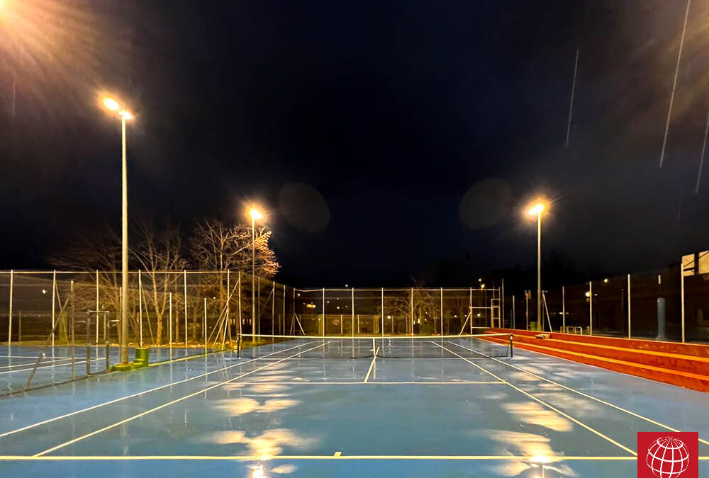 El Ayuntamiento de Antequera renueva la iluminacion de las pistas de tenis del Polideportivo el Mauli