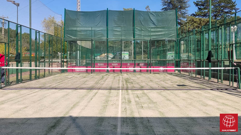 El Club Tennis Natació Sant Cugat estrena césped en su pista de pádel nº5