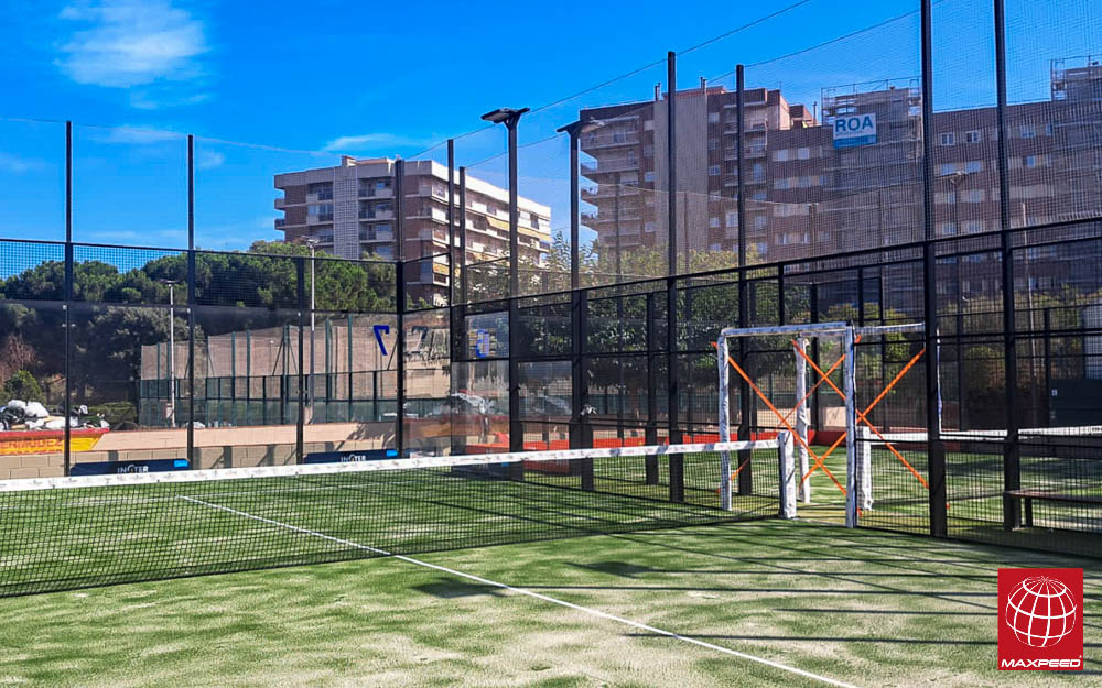 Maxpeed instala césped nuevo en tres pistas de pádel del Club Esportiu Laietà