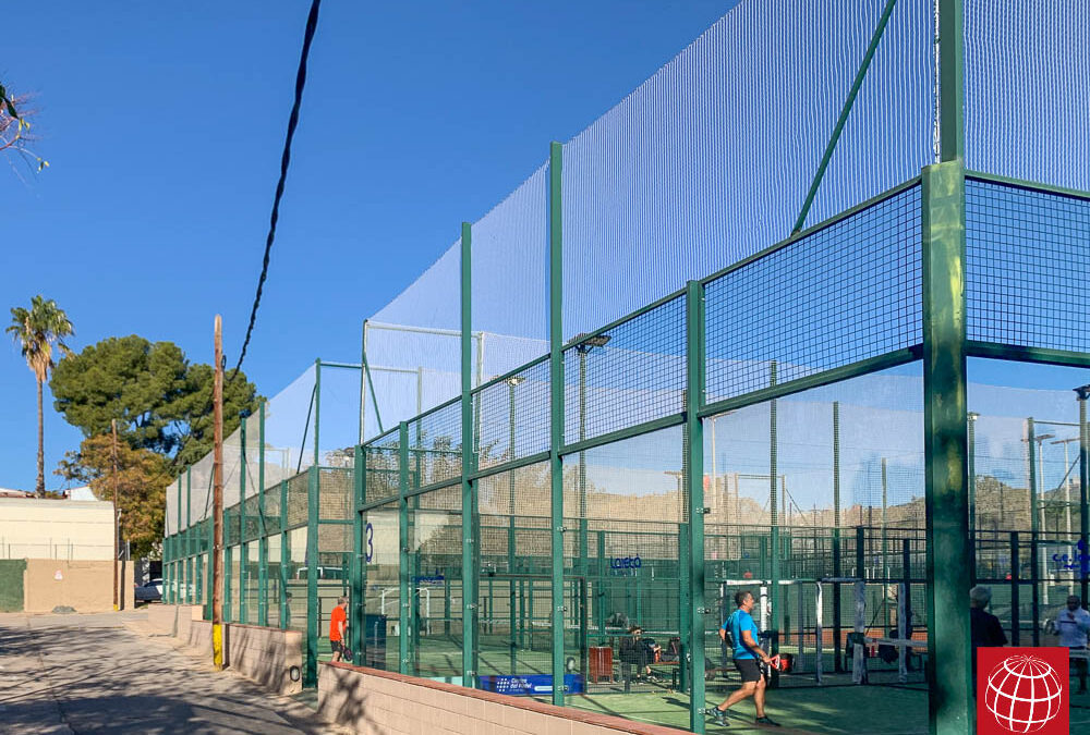Club Esportiu Laietà renueva las redes de protección en tres de sus pistas de pádel