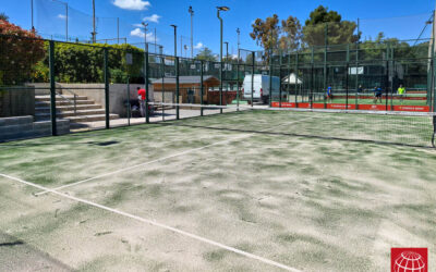 Renovación del césped de una pista de pádel del Atlètic Terrassa Hockey Club