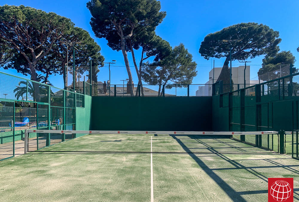 Nuevo césped en la pista de pádel nº 4 del Club de Tennis Andrés Gimeno
