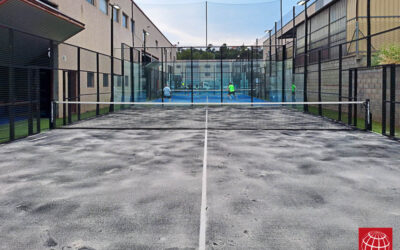 Mes Pàdel Sentmenat estrena césped en color negro en su pista de pádel nº4