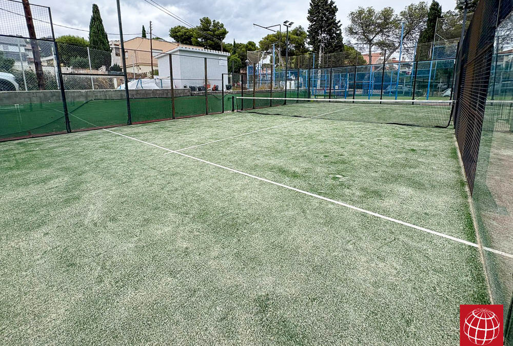 Renovación del césped de la pista de pádel nº 3 del Club Tenis Segur