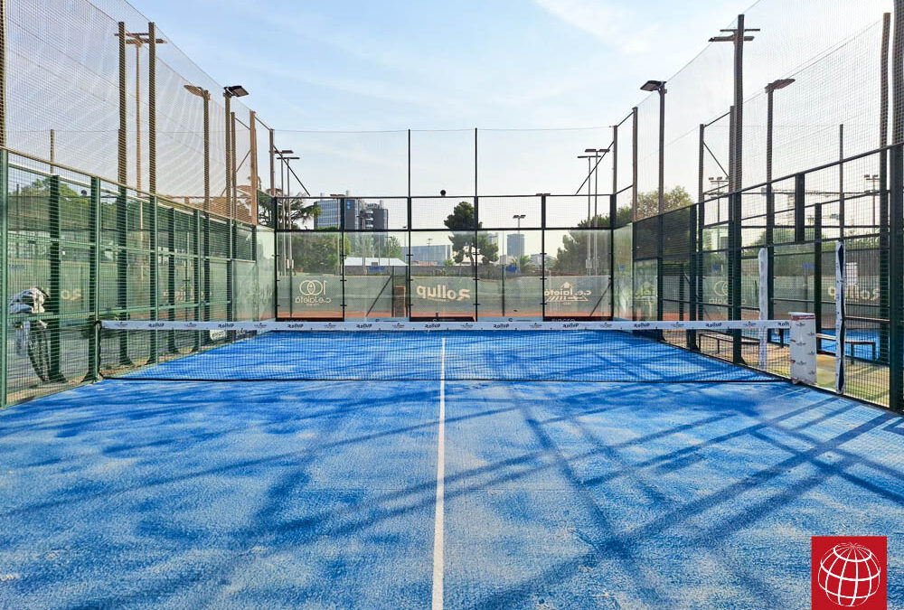 Renovación del césped de tres pistas de pádel del Club Esportiu Laietà