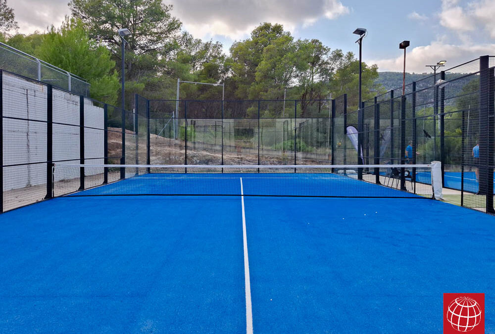 Pàdel Canyelles renueva el césped de su pista de pádel nº3 con el Poliflex Pro Texturizado