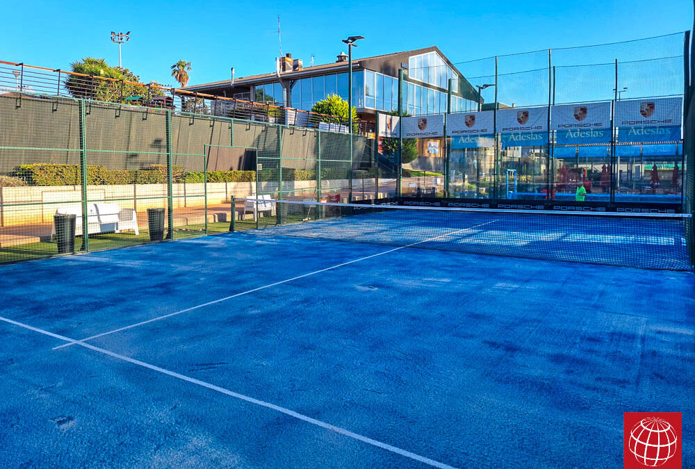 Club Junior renueva el césped de su pista de pádel nº5 con el Poliflex 12-28