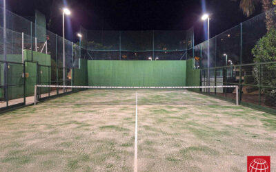 Cambio del césped en la pista de pádel nº 5 del David Lloyd Club Turó