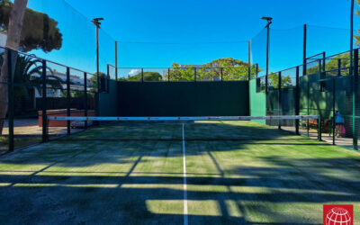 Renovación del césped de una pista de pádel del Club de Tennis Andrés Gimeno
